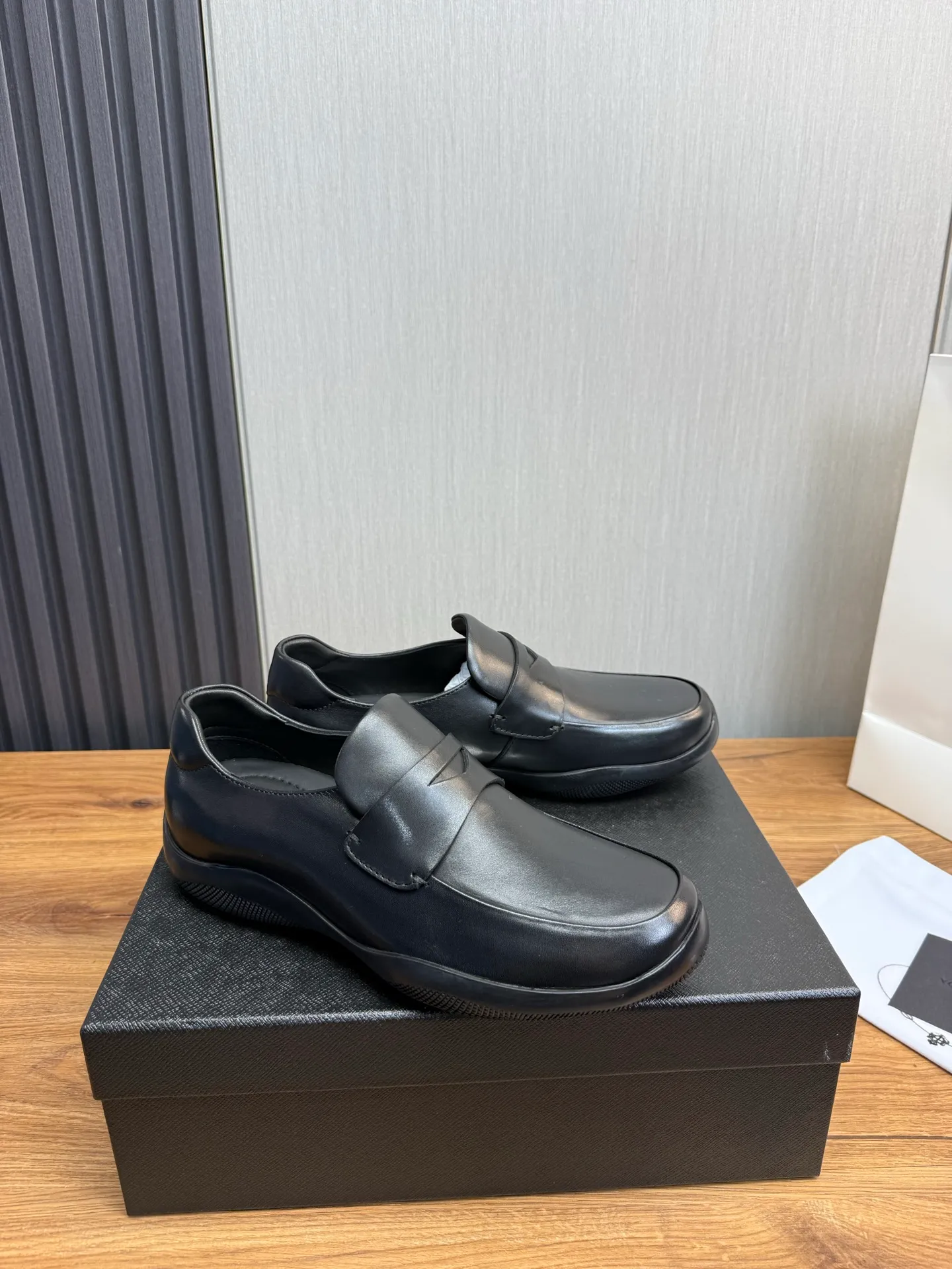 Men's shoes 💰760💰 [PRADA] New models synchronized with the official website, high-quality shipments ✔️Best sellers🔥 Original cowhide + cowhide lining, 1🆚1 replica, original original sole, 38-45 (men's 38.45 custom-made, non-refundable)